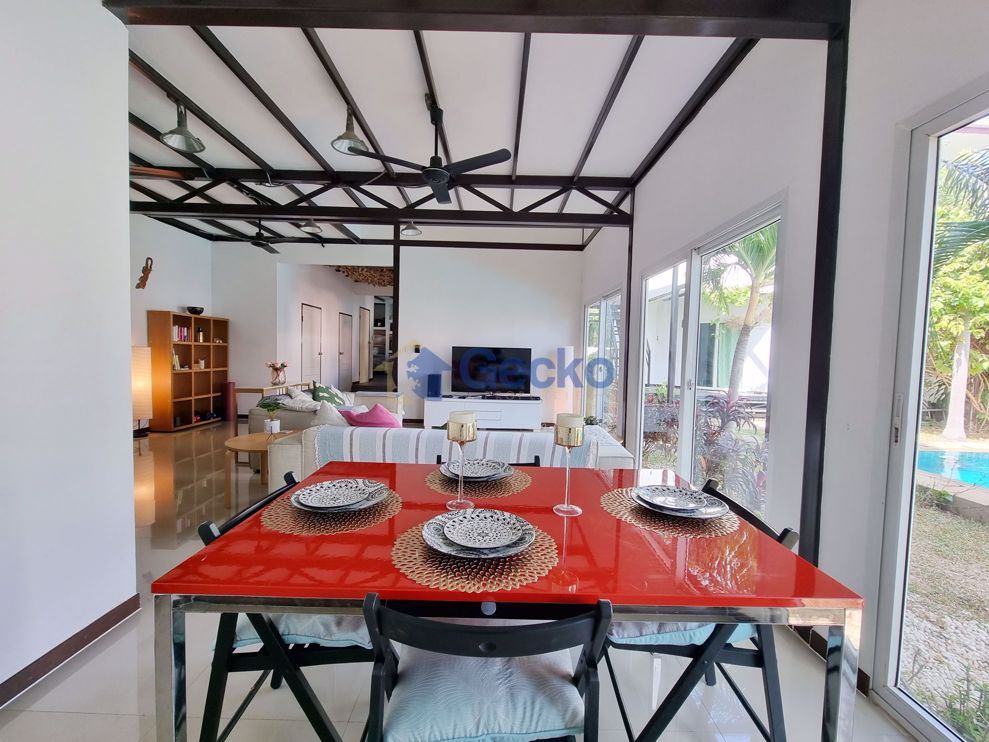 4 ห้องนอน บ้าน  พัทยาตะวันออก H010418 (Photo 1)