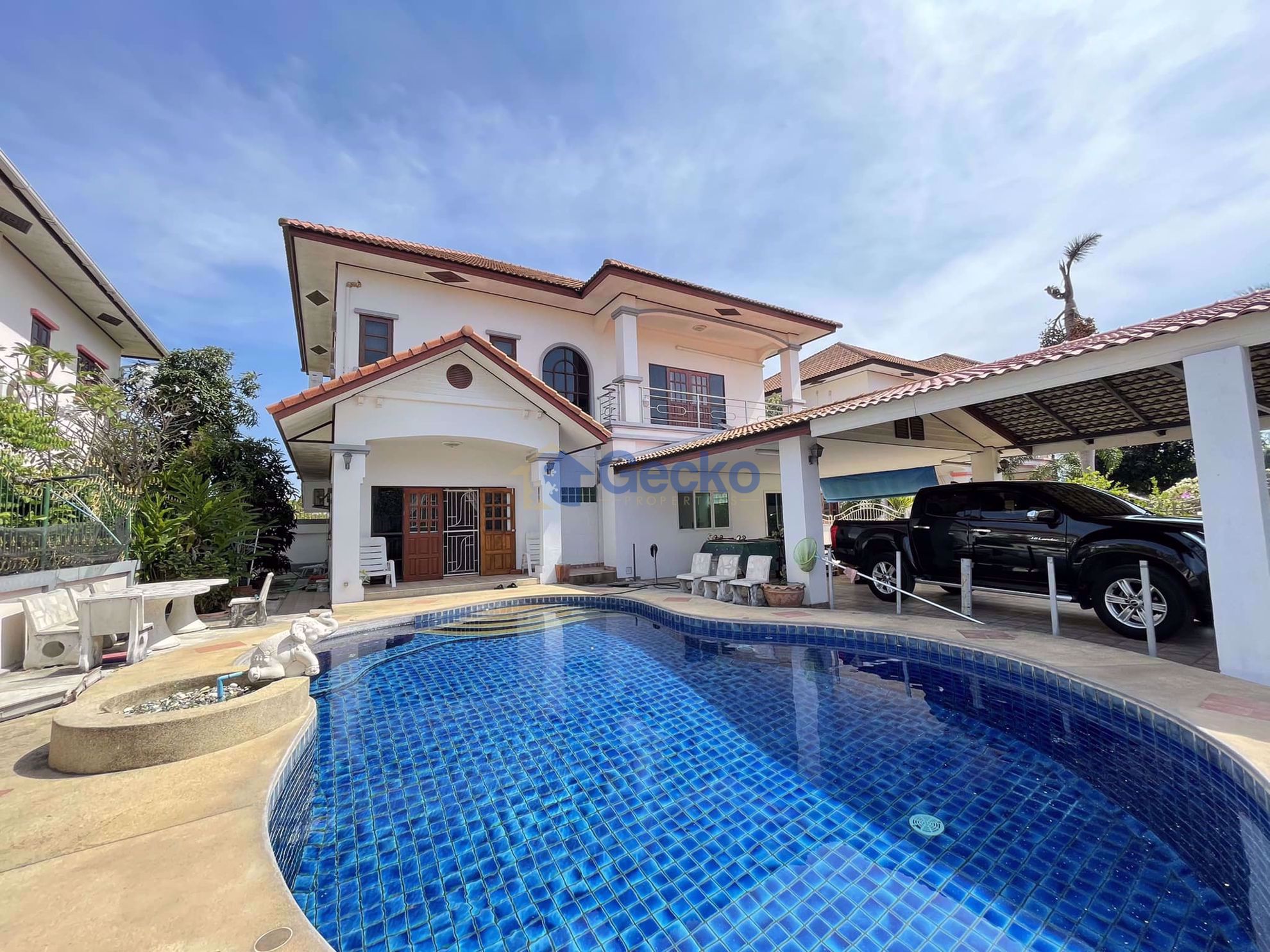 3 Bedrooms House  East Pattaya H010495