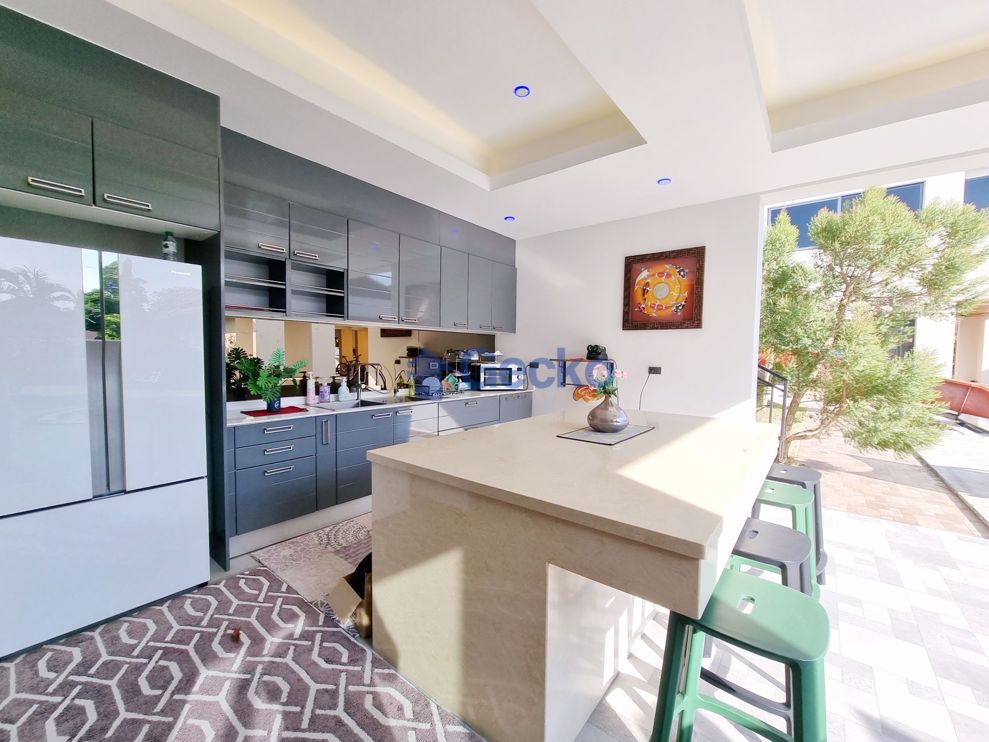 7 Bedrooms House in Phutara  East Pattaya H010513 (Photo 1)