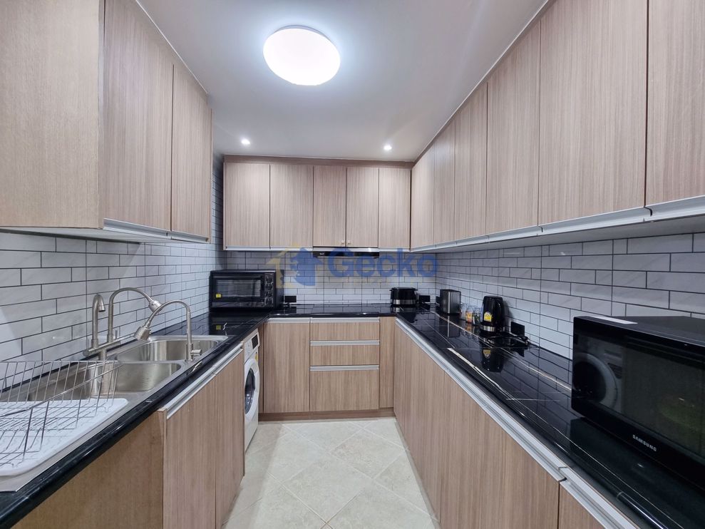 2 Bedrooms Condo in View Talay Residence 5 Pratumnak C010518 (Photo 4)