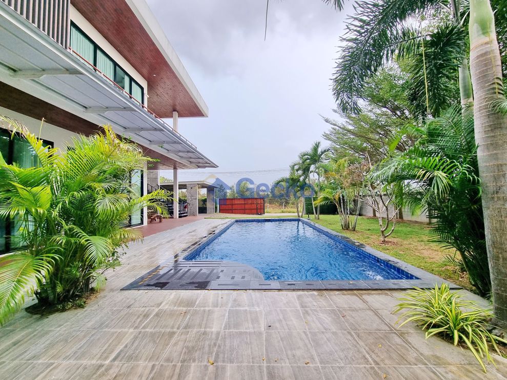 3 Bedrooms House  East Pattaya H008528 (Photo 3)