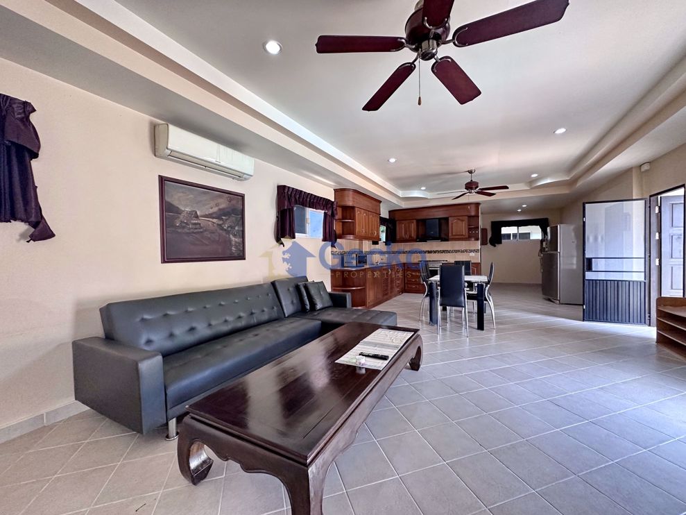 3 ห้องนอน บ้าน in Park View Court  พัทยาตะวันออก H010541 (Photo 3)