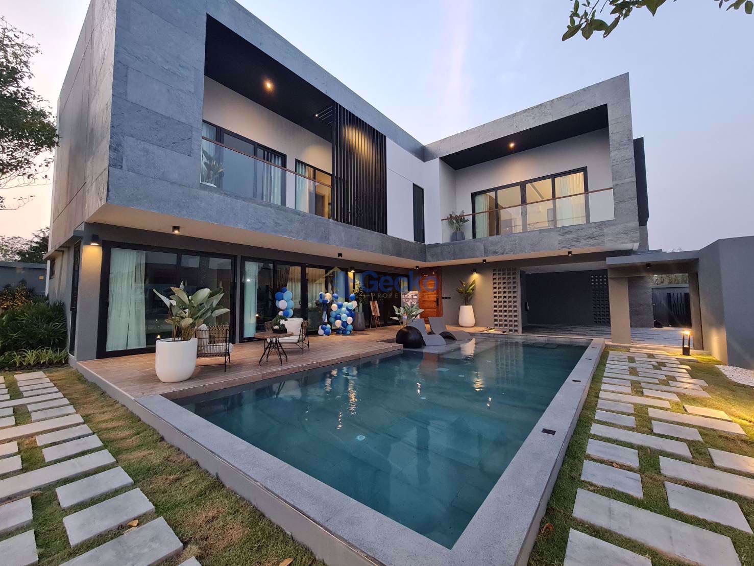 D Space Pattaya Village 2