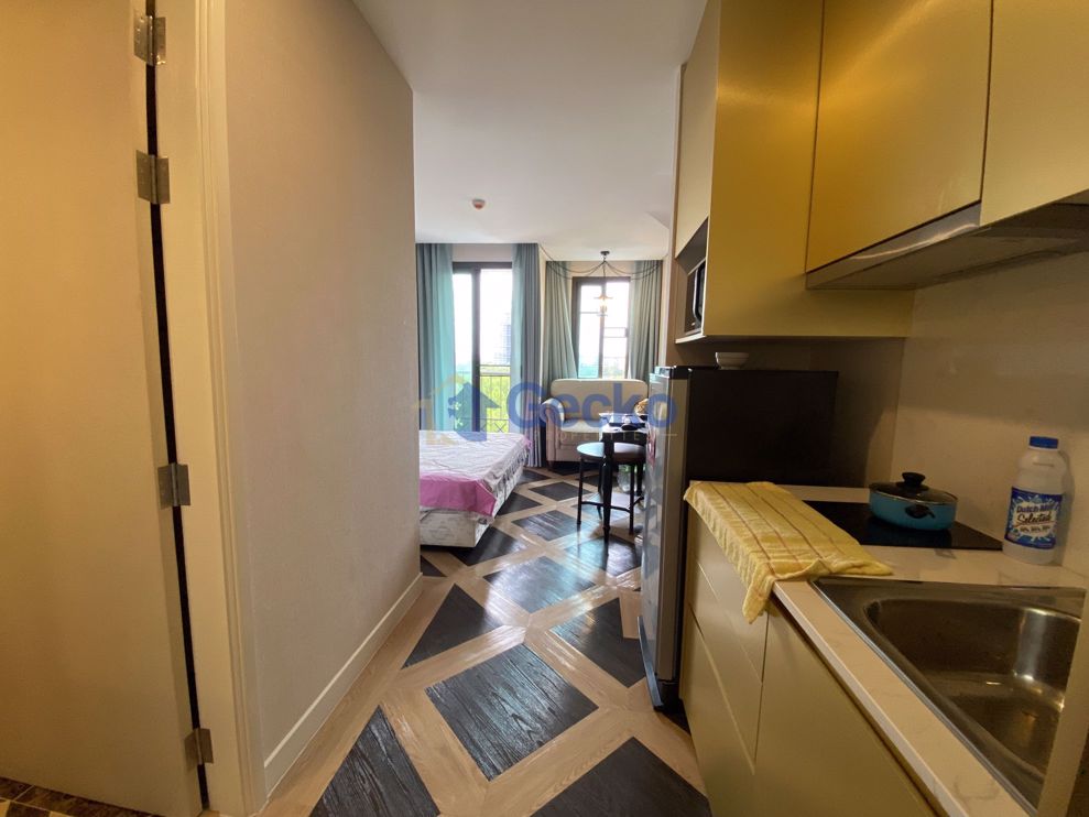 Studio Condo in Espana Jomtien C010568 (Photo 2)