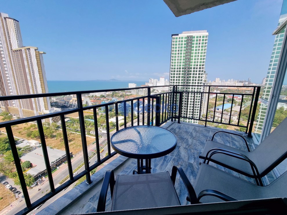 2 Bedrooms Condo in The Twin Towers  Jomtien C010570 (Photo 1)