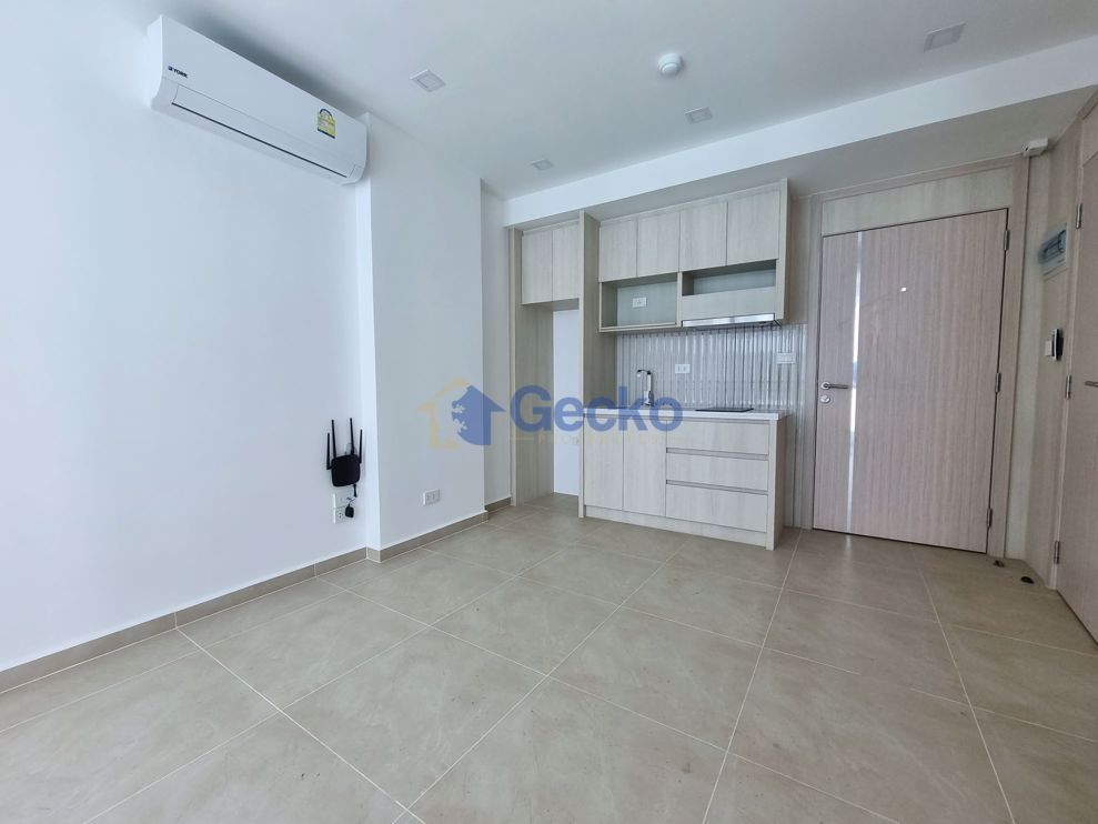 1 Bedroom Condo in City Garden Olympus South Pattaya C010572 (Photo 2)