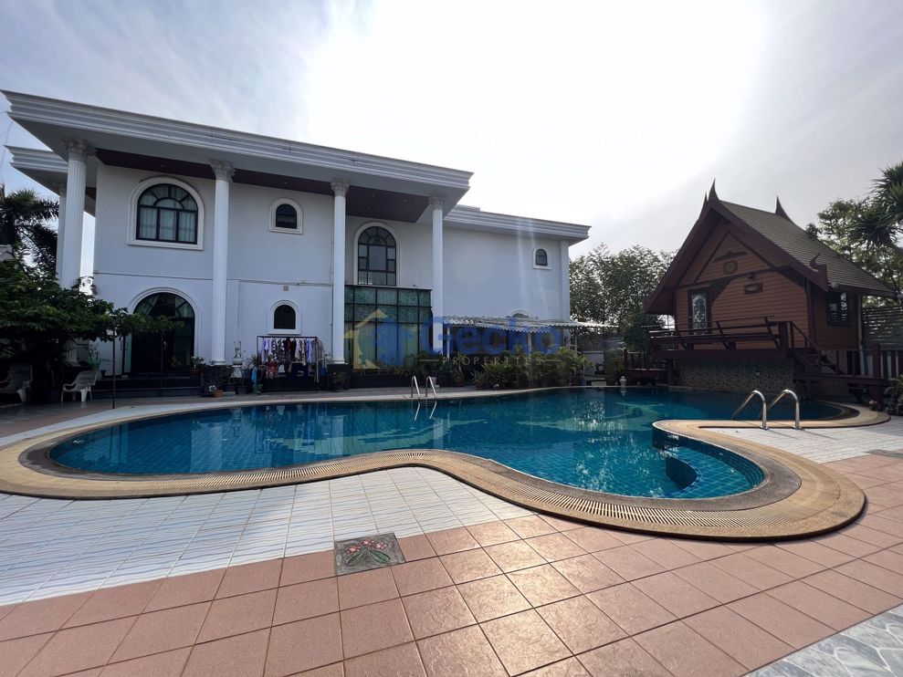 6 ห้องนอน บ้าน  พัทยาตะวันออก H010575 (Photo 1)