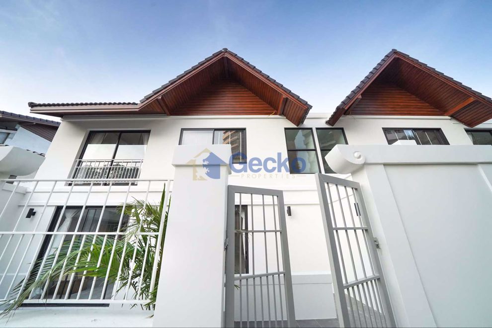 8 Bedrooms House in Chateaudale Thai Bali Villa  Jomtien H010595 (Photo 2)