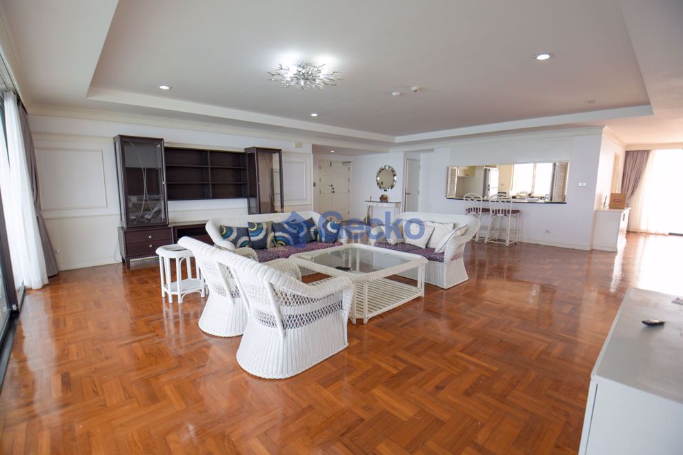 3 Bedrooms Condo in Royal Cliff Garden Pratumnak C010606 (Photo 3)