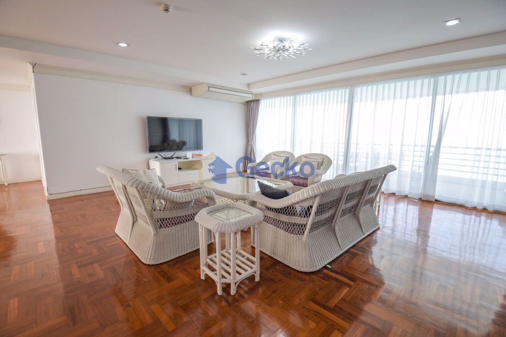 3 Bedrooms Condo in Royal Cliff Garden Pratumnak C010606 (Photo 4)