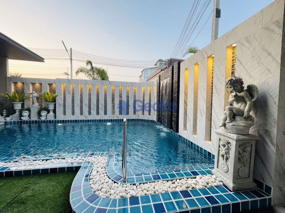 4 Bedrooms House in The Delight Cozy  East Pattaya H010658 (Photo 1)