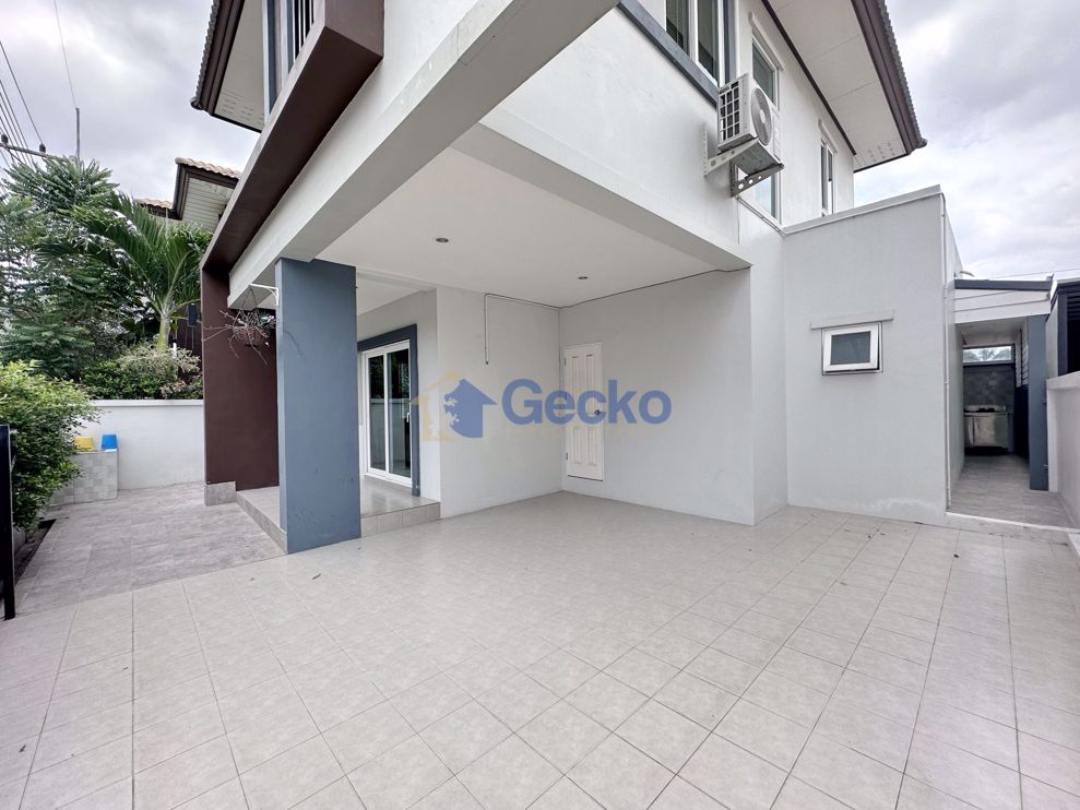 3 Bedrooms House in The Pattalet  East Pattaya H010666 (Photo 1)