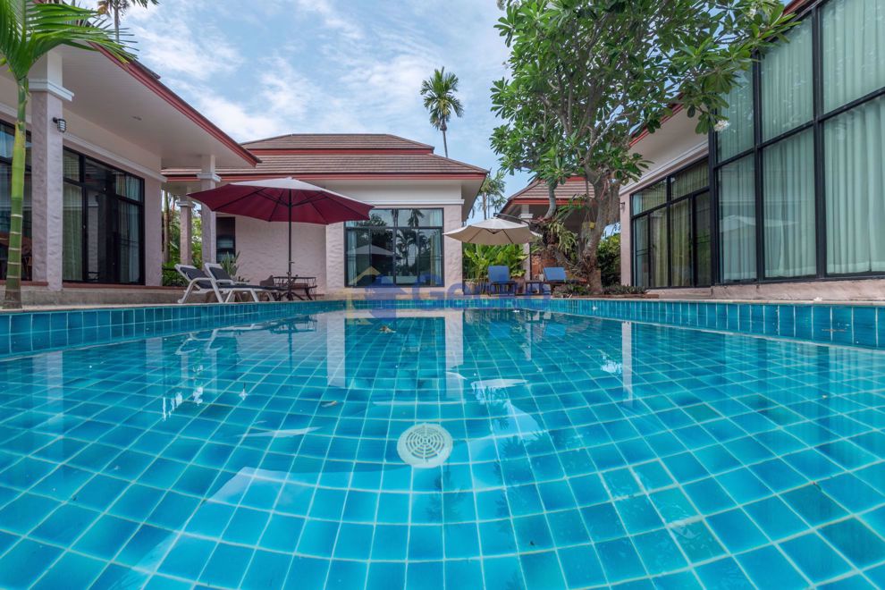 4 ห้องนอน บ้าน in Baan Anda  พัทยาตะวันออก H010669 (Cover Photo)