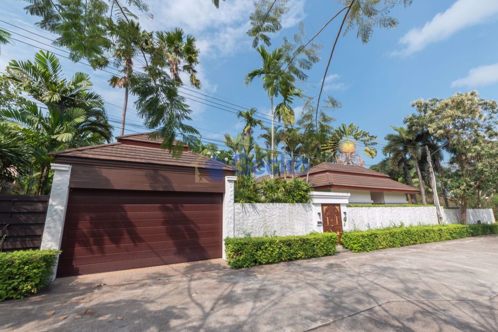 4 ห้องนอน บ้าน in Baan Anda  พัทยาตะวันออก H010669 (Photo 4)