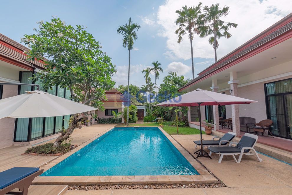 4 ห้องนอน บ้าน in Baan Anda  พัทยาตะวันออก H010669 (Photo 1)