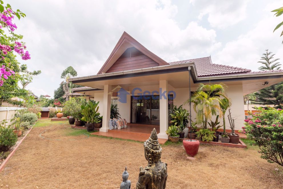 3 Bedrooms House in The Lanterns  East Pattaya H010677 (Photo 4)