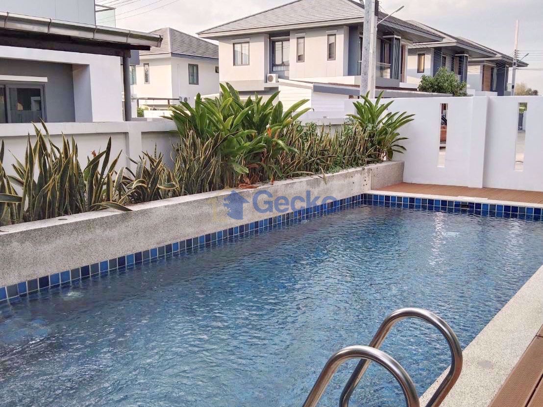 3 ห้องนอน บ้าน in ภัททา วิลล์  พัทยาตะวันออก H010680