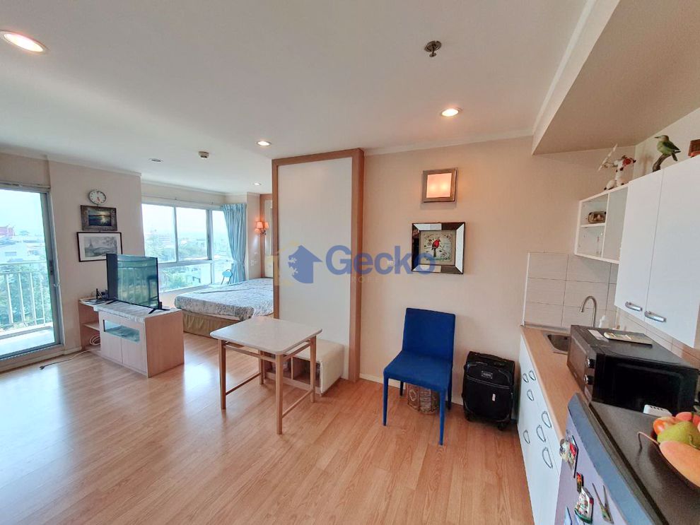 Studio Condo in Lumpini Condotown North Pattaya C010693 (Photo 1)