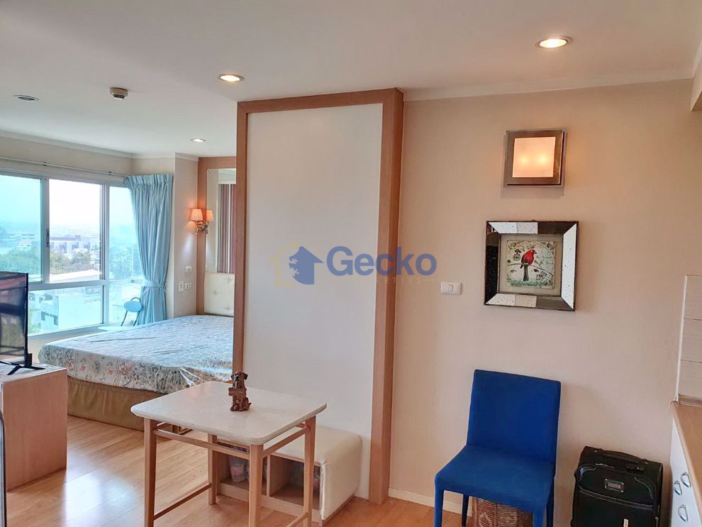 Studio Condo in Lumpini Condotown North Pattaya C010693 (Photo 2)