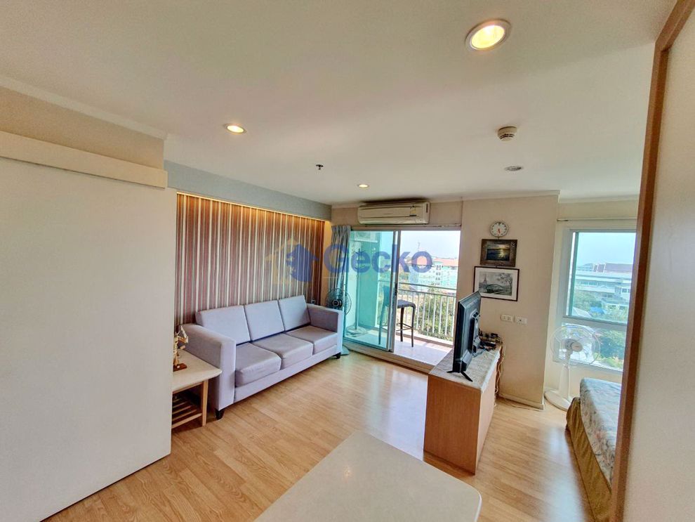 Studio Condo in Lumpini Condotown North Pattaya C010693 (Photo 4)