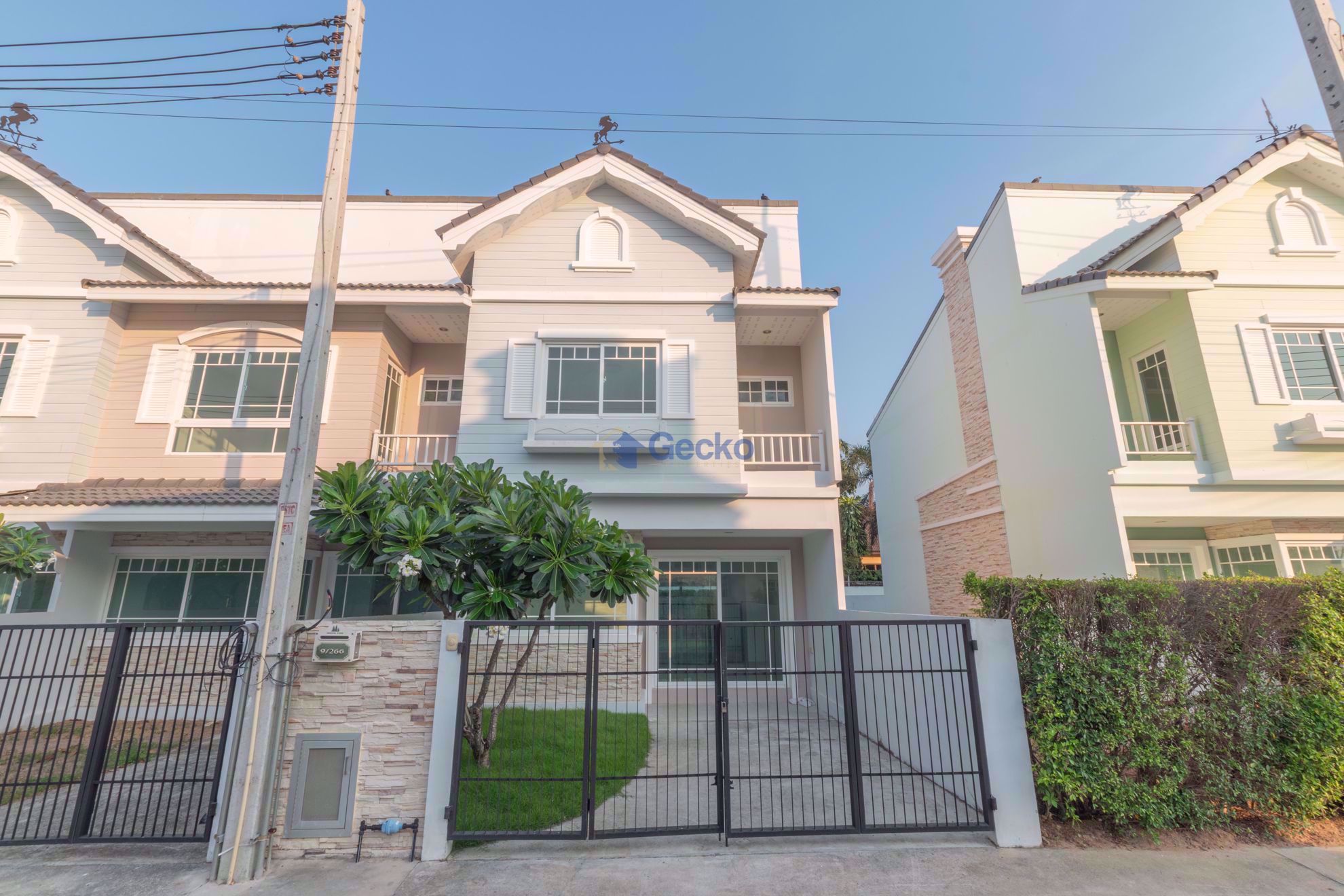 3 Bedrooms House in Bristol Park Pattaya  Huay Yai H010703