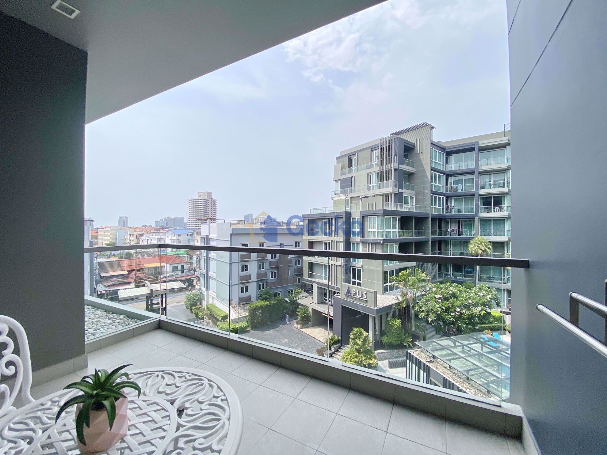 1 ห้องนอน คอนโดมิเนี่ยม in Apus Condominium พัทยากลาง C010723