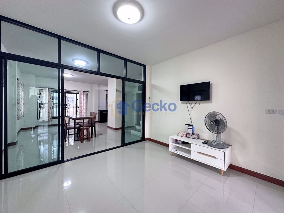 3 ห้องนอน บ้าน in Baan Sirin  พัทยาตะวันออก H010741 (Photo 4)