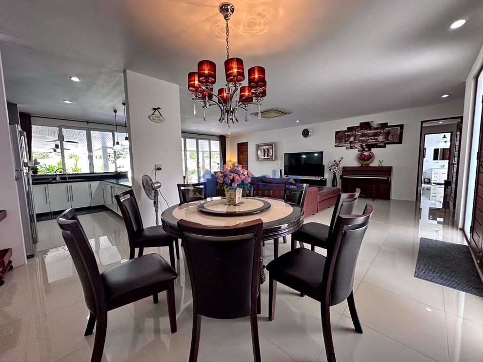 4 ห้องนอน บ้าน in The Regent Estate Village  พัทยาตะวันออก H010442 (Photo 4)