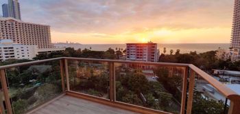 1 Bedroom Condo in The Riviera Wong Amat Beach Wongamat C010746