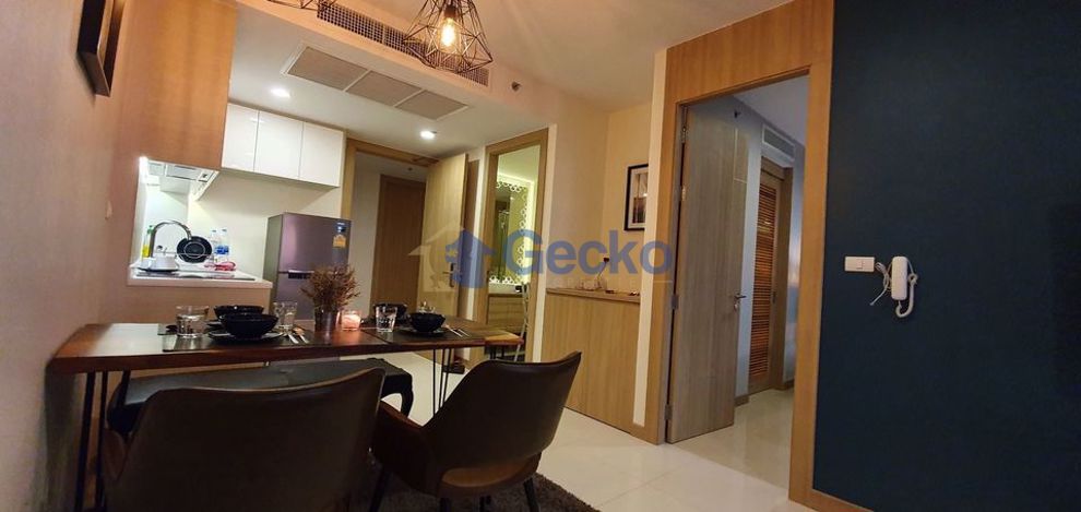 1 Bedroom Condo in The Riviera Wong Amat Beach Wongamat C010746 (Photo 1)