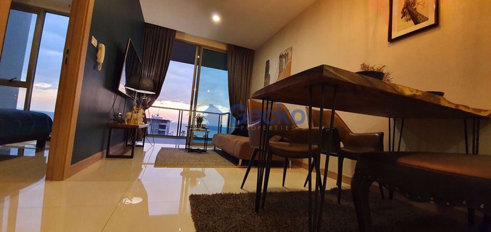 1 Bedroom Condo in The Riviera Wong Amat Beach Wongamat C010746 (Photo 2)