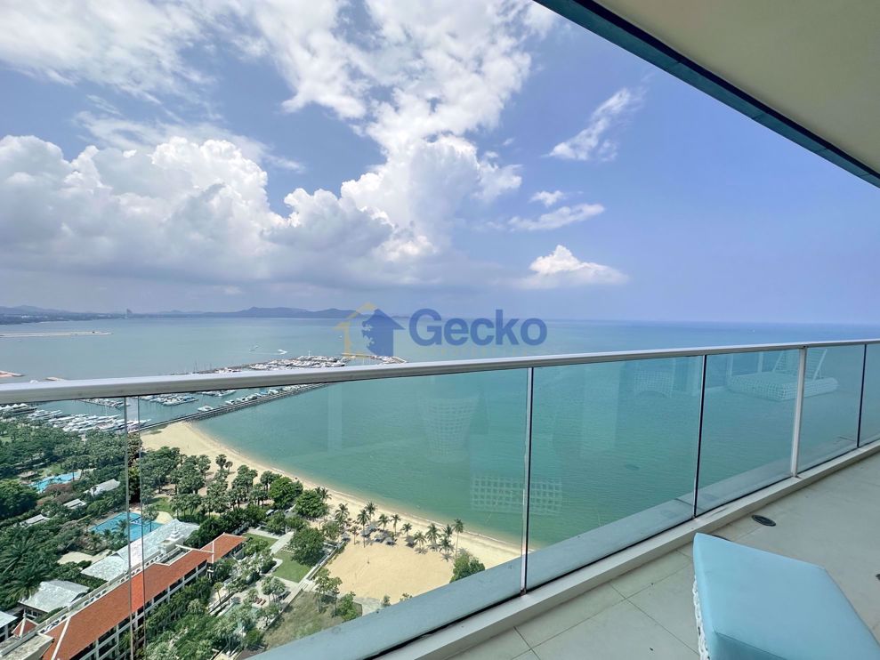 3 ห้องนอน คอนโดมิเนี่ยม in Movenpick White Sand Beach Pattaya นาจอมเทียน C010750 (Cover Photo)