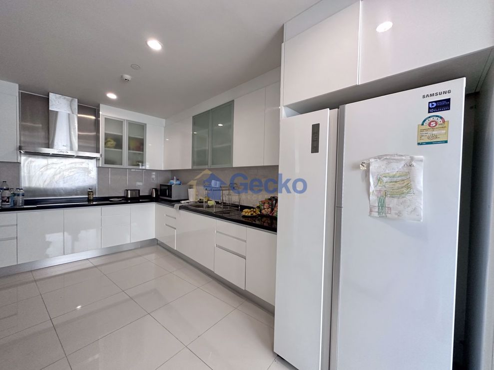 3 ห้องนอน คอนโดมิเนี่ยม in Movenpick White Sand Beach Pattaya นาจอมเทียน C010750 (Photo 2)