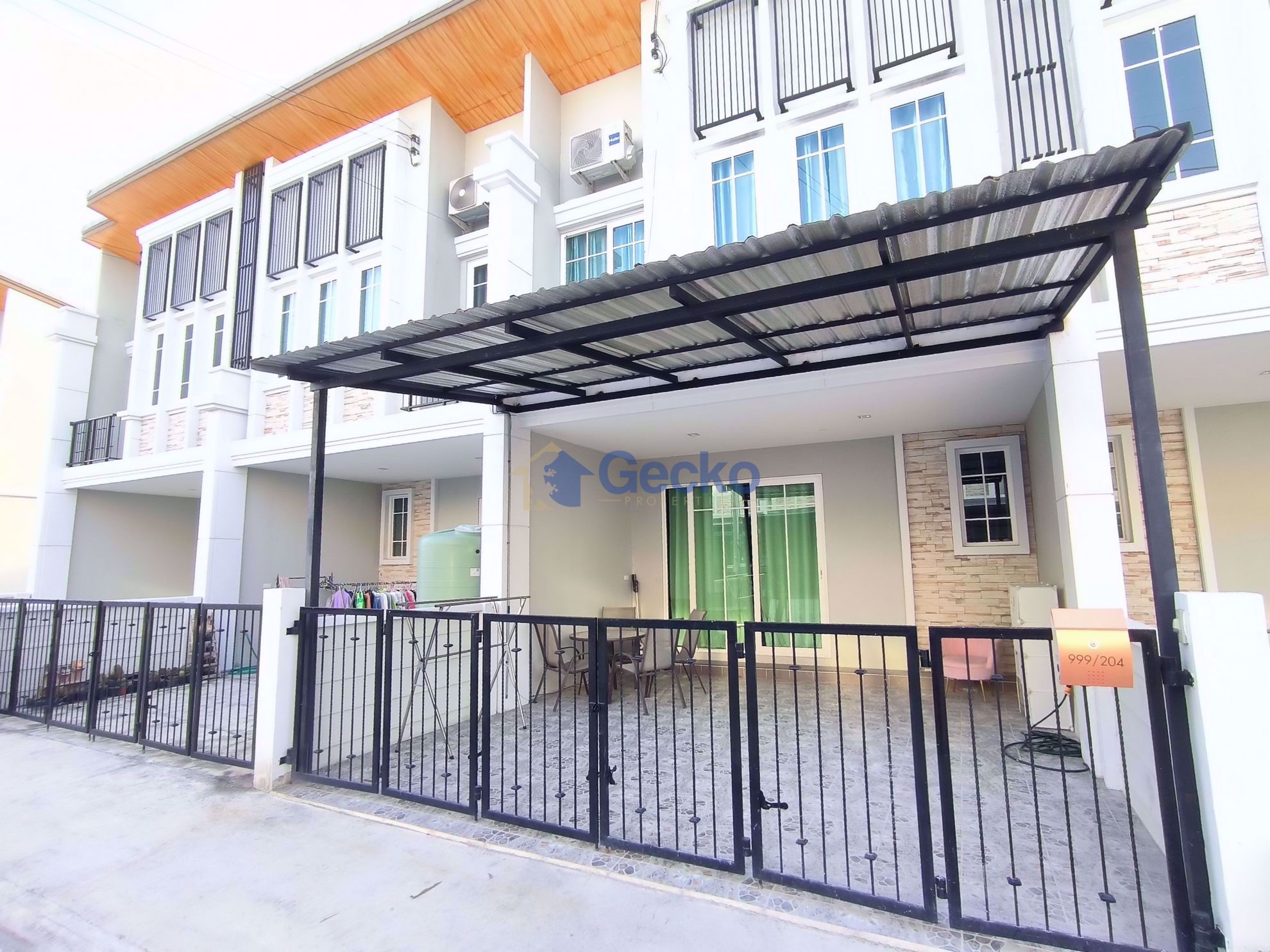 3 ห้องนอน บ้าน in Golden Town  พัทยาตะวันออก H010764