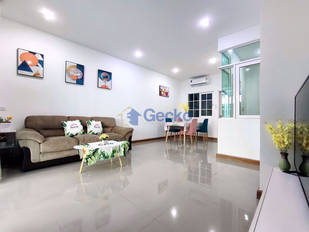 3 ห้องนอน บ้าน in Golden Town  พัทยาตะวันออก H010764 (Photo 3)