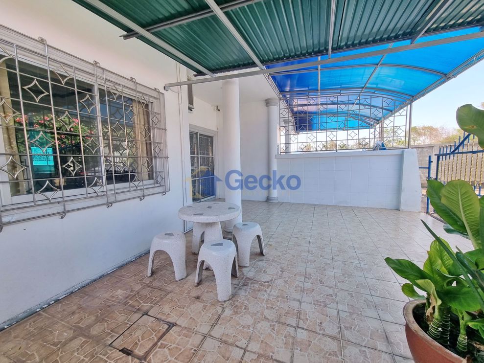 2 Bedrooms House in Eakmongkol 4  East Pattaya H010766 (Photo 1)