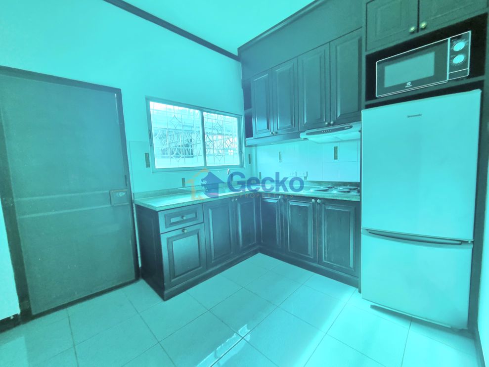 2 Bedrooms House in Eakmongkol 4  East Pattaya H010766 (Photo 4)