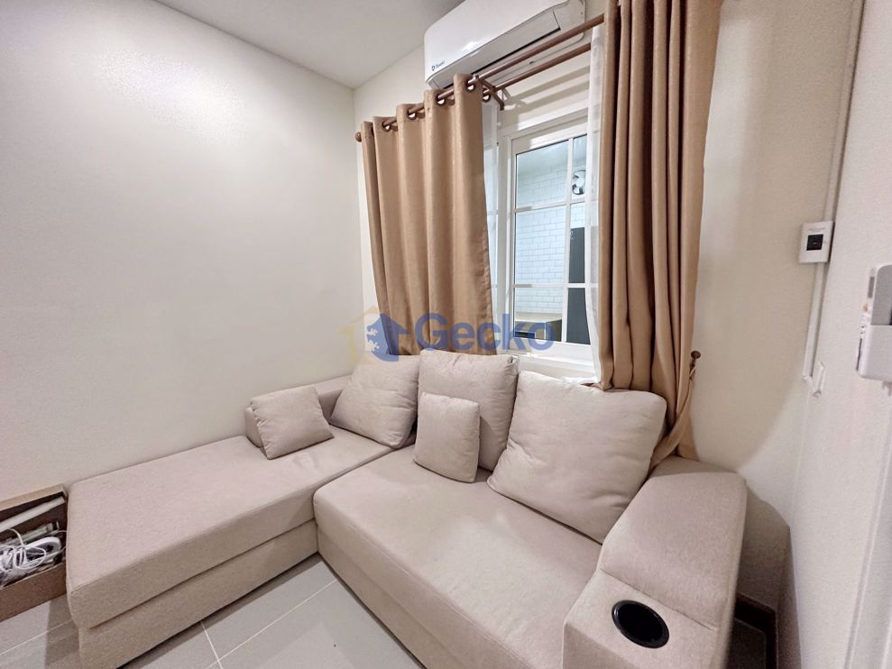 4 Bedrooms House in Golden Town  East Pattaya H010773 (Photo 2)