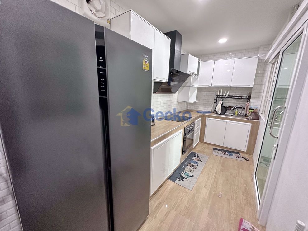 4 Bedrooms House in Golden Town  East Pattaya H010773 (Photo 3)