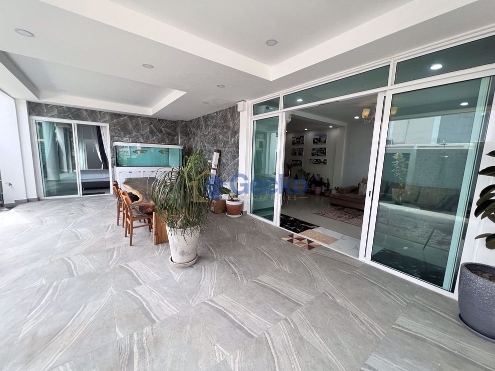 10 Bedrooms House  East Pattaya H010774 (Photo 2)