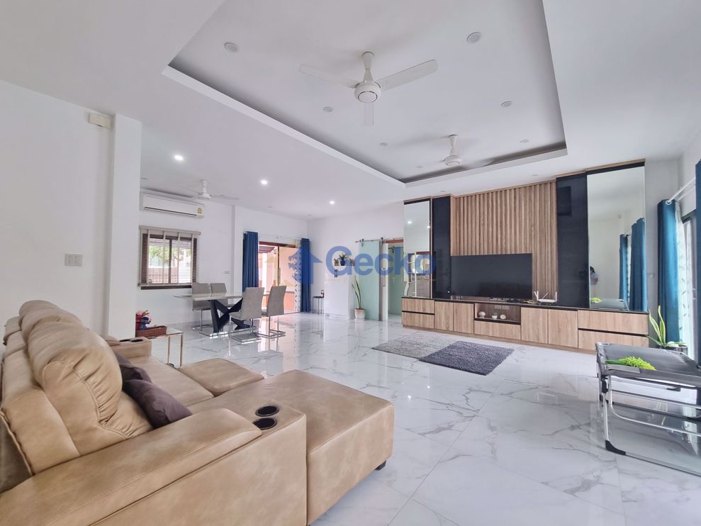 3 Bedrooms House in Dhewee Park  Bang Saray H010778 (Photo 1)