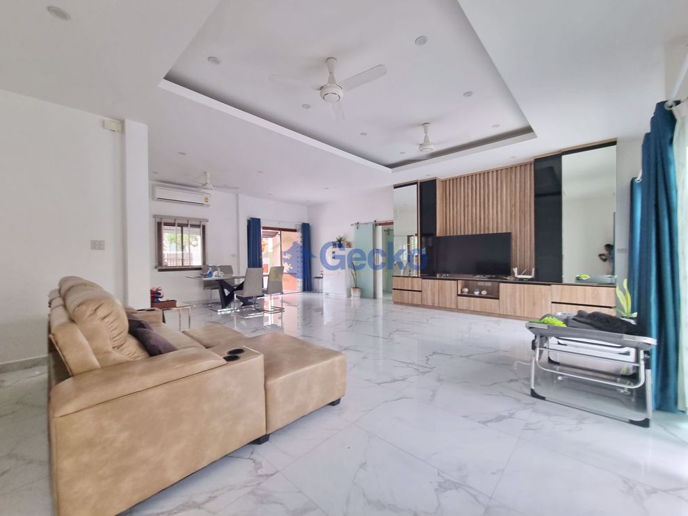 3 Bedrooms House in Dhewee Park  Bang Saray H010778 (Photo 3)