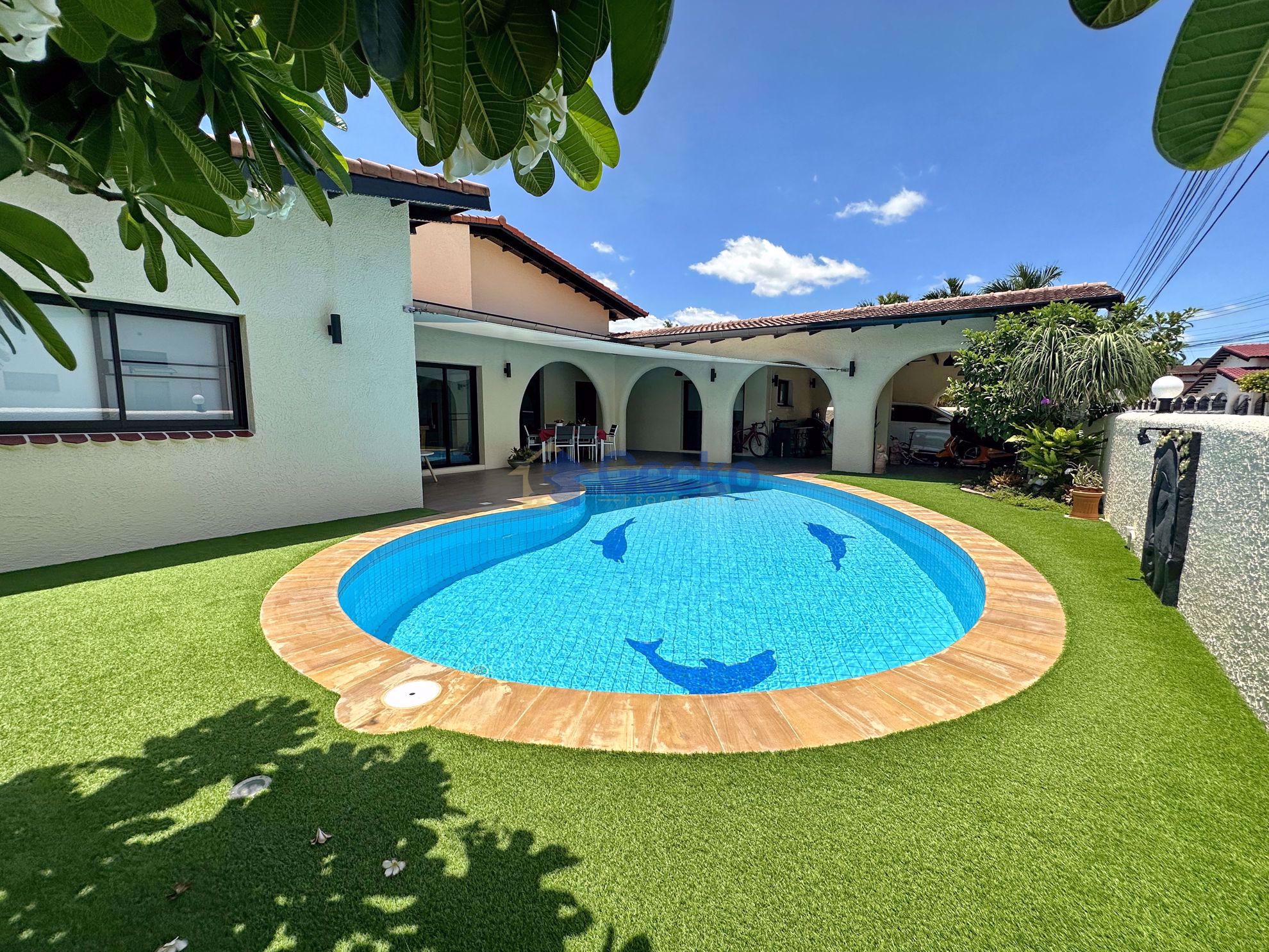 3 Bedrooms House in Natheekarn Park View  East Pattaya H010791