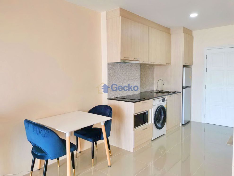 Studio Condo in View Talay 5 Jomtien C010793 (Photo 2)