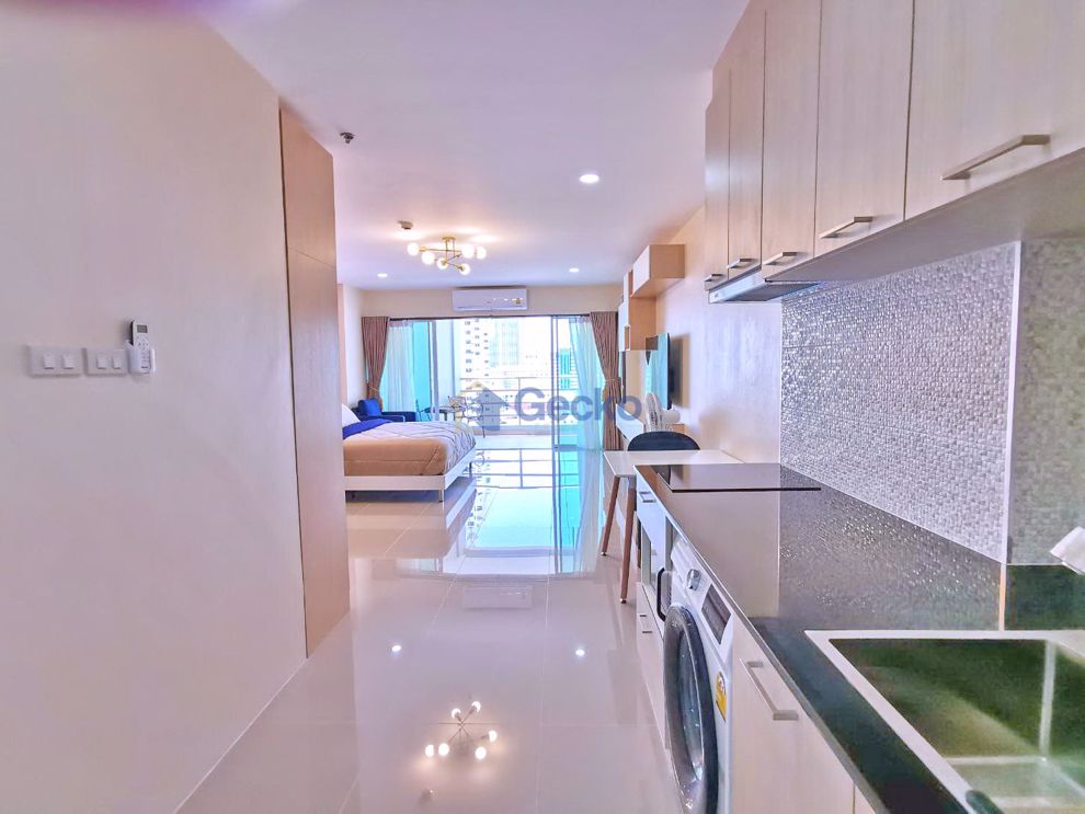 Studio Condo in View Talay 5 Jomtien C010793 (Photo 4)