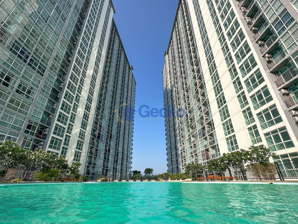 1 Bedroom Condo in The Twin Towers  Jomtien C010798 (Photo 1)