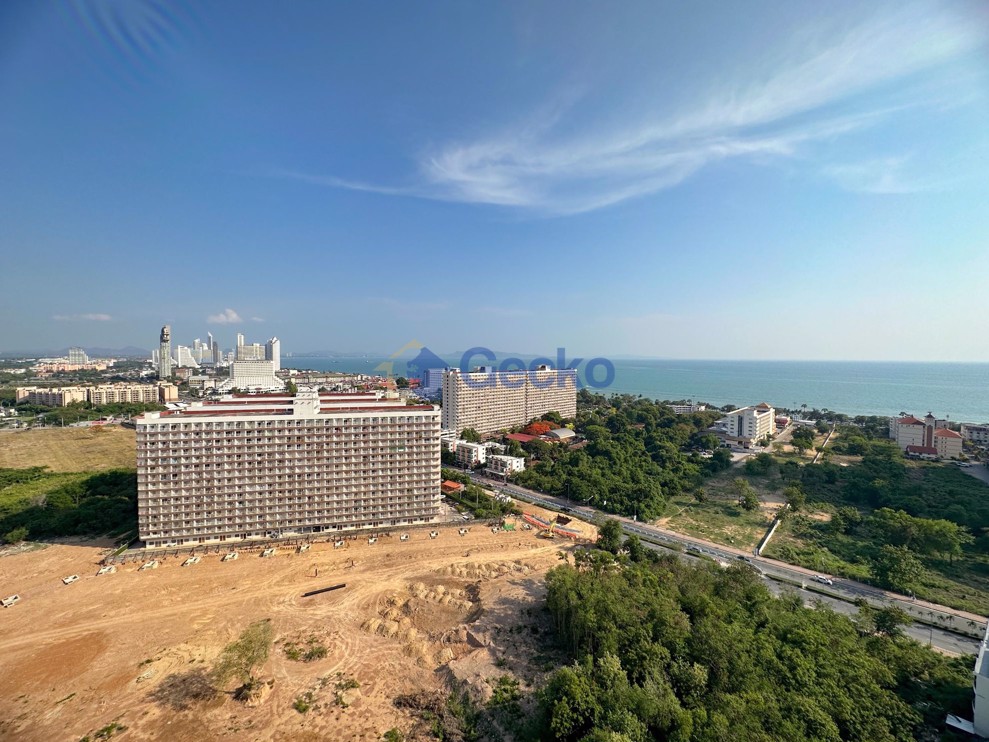 1 Bedroom Condo in The Twin Towers  Jomtien C010798 (Photo 2)