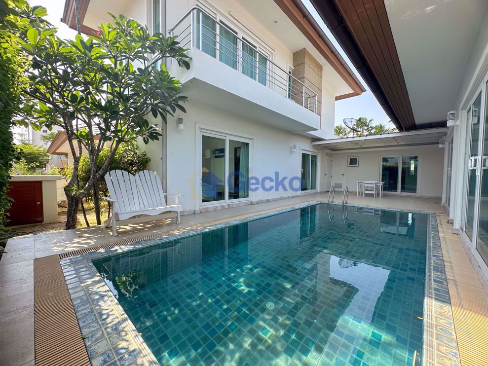 3 Bedrooms House in Sea Breeze  Bang Lamung H010803 (Cover Photo)
