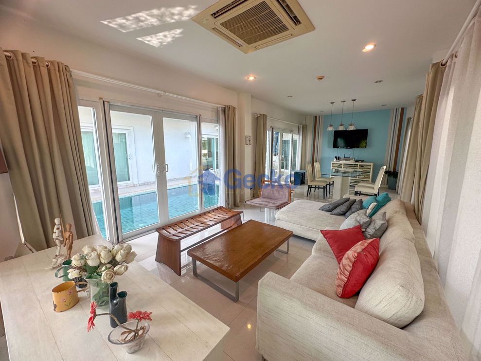 3 Bedrooms House in Sea Breeze  Bang Lamung H010803 (Photo 4)