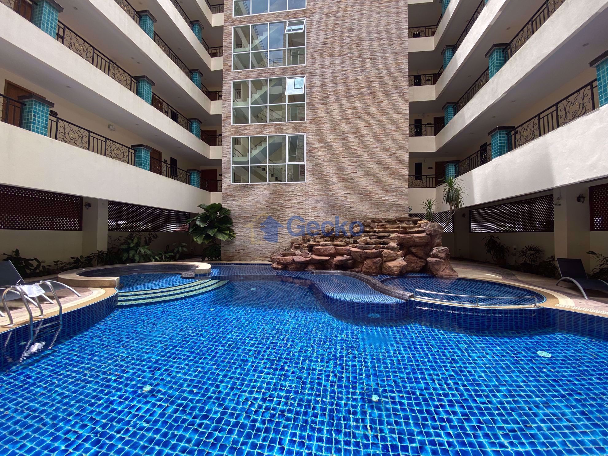 1 Bedroom Condo in Nova Atrium Central Pattaya C010809